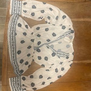 Gorgeous flower blouse perfect for the warm weather